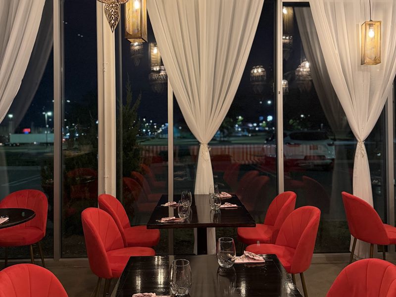 Trie Chada Authentic Thai Cuisine and Asian fusion interior